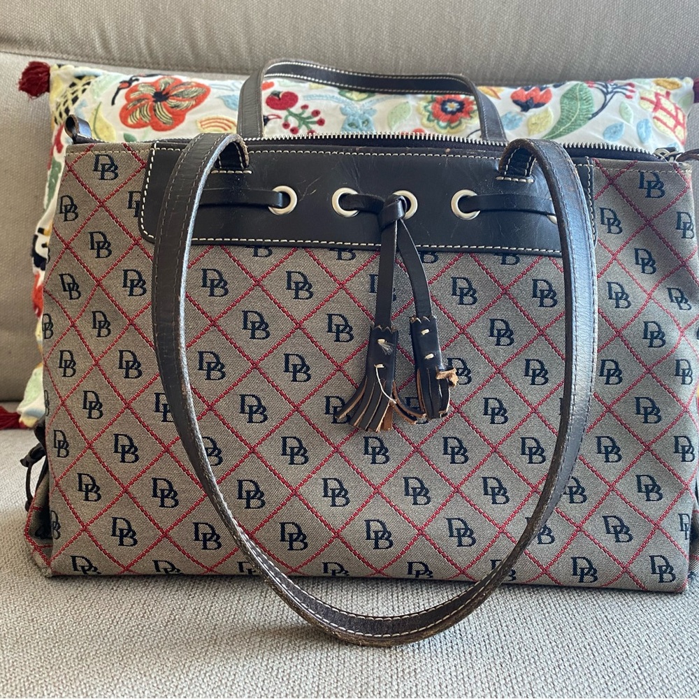 Sac à main originale D&B très bonne état véritable cuir très élégant